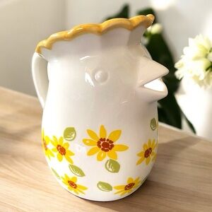 Grasslands Road chicken creamer, ceramic, adorable, like new, no flaws
